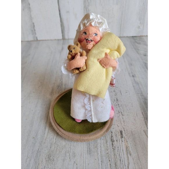 Annalee Other - Annalee 1994 child blanket Grandma pajamas teddy bear doll xmas figure
